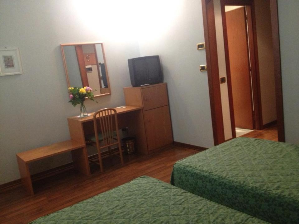 Hotel Vecchia Brianza Seveso Exterior foto